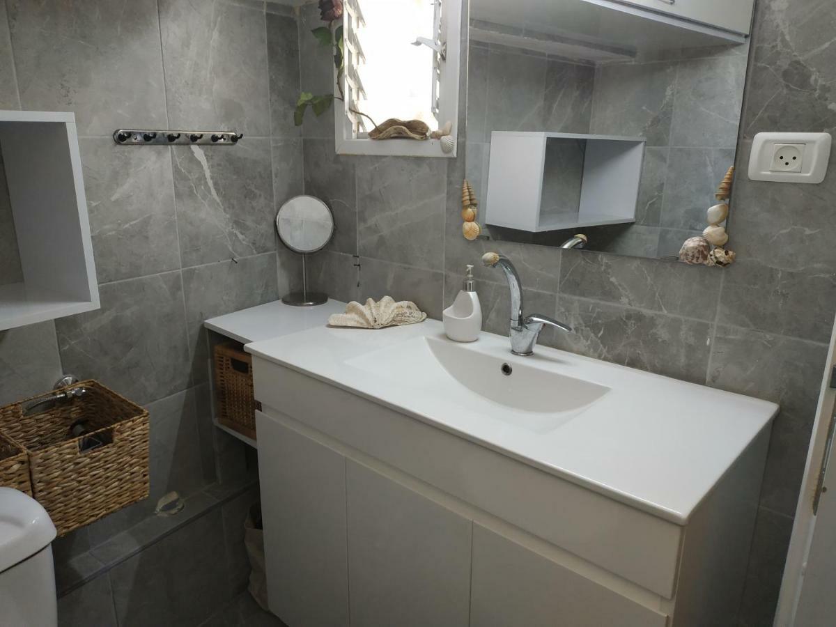 Studio Apt Great Location Heart Of Downtown District Apartment Хайфа Екстериор снимка